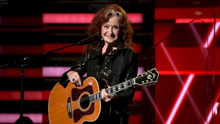 bonnie-raitt-headed-to-california-for-new-fall-tour