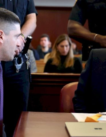 luigi-mangione-asks-to-delay-federal-trial