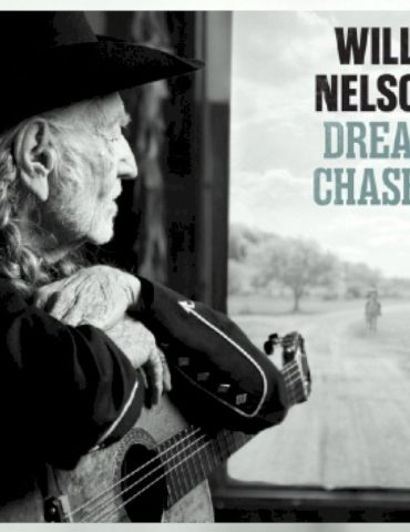 willie-nelson’s-‘dream-chaser’-boasts-a-writing-collab-with-bob-dylan