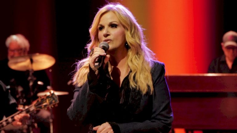 trisha-yearwood-will-take-over-the-opry-sunday-to-raise-money-for-breast-cancer