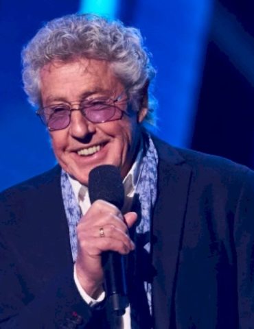 posters-signed-by-roger-daltrey,-jimmy-page-&-more-to-benefit-teenage-cancer-trust