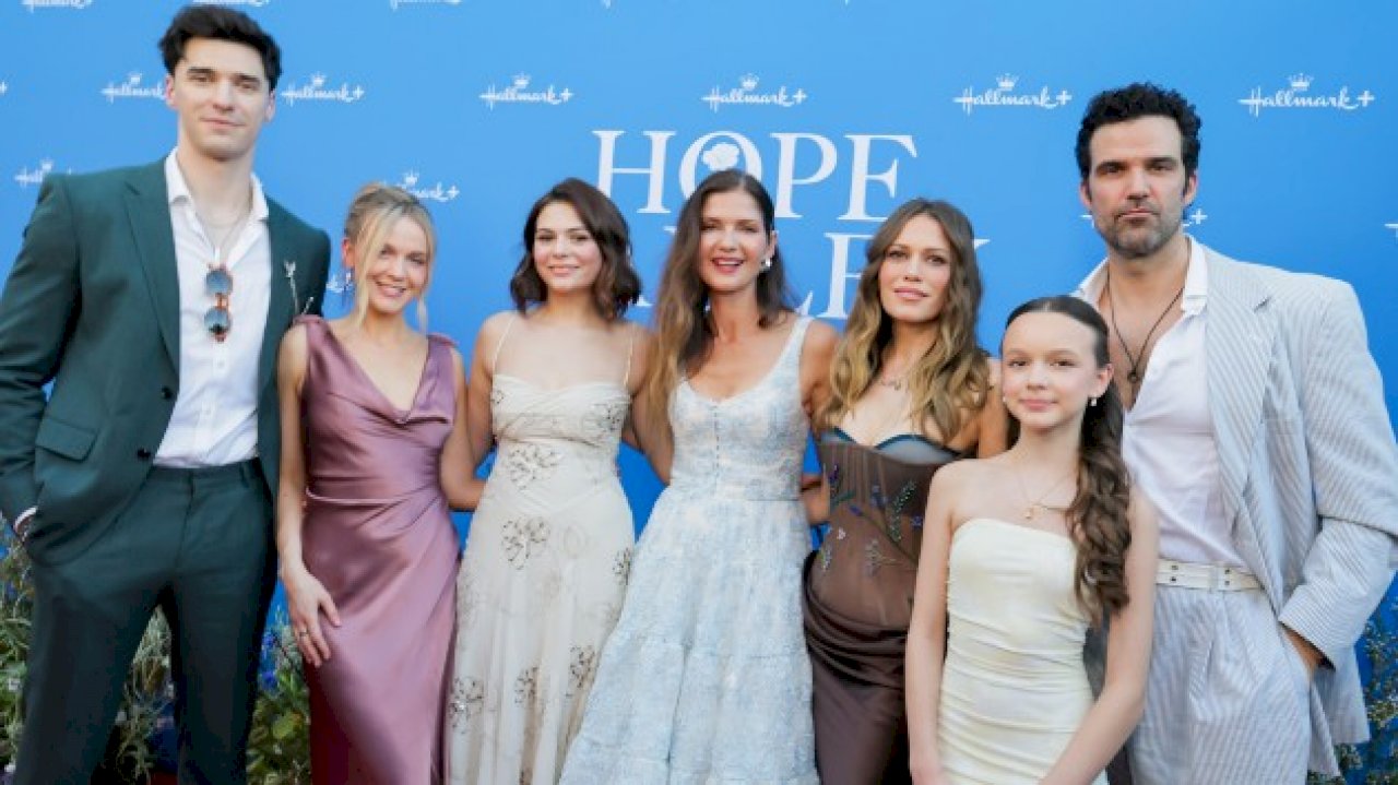 ‘when-calls-the-heart’-prequel-‘hope-valley:-1874’-is-an-‘a-little-bit-of-an-escape,’-says-star