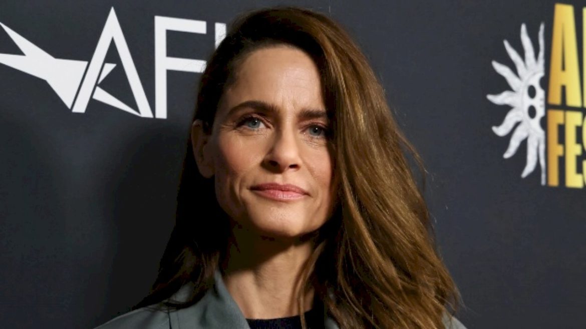 amanda-peet-reveals-breast-cancer-diagnosis-in-emotional-essay