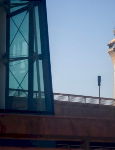 ground-stop-briefly-in-place,-control-tower-evacuated-at-newark-airport-after-reports-of-smoke