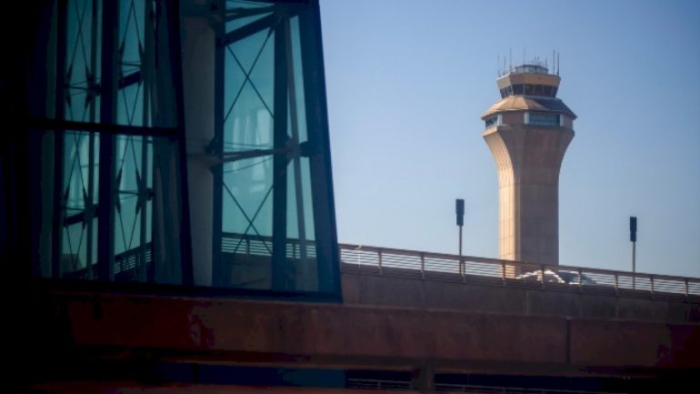 ground-stop-briefly-in-place,-control-tower-evacuated-at-newark-airport-after-reports-of-smoke