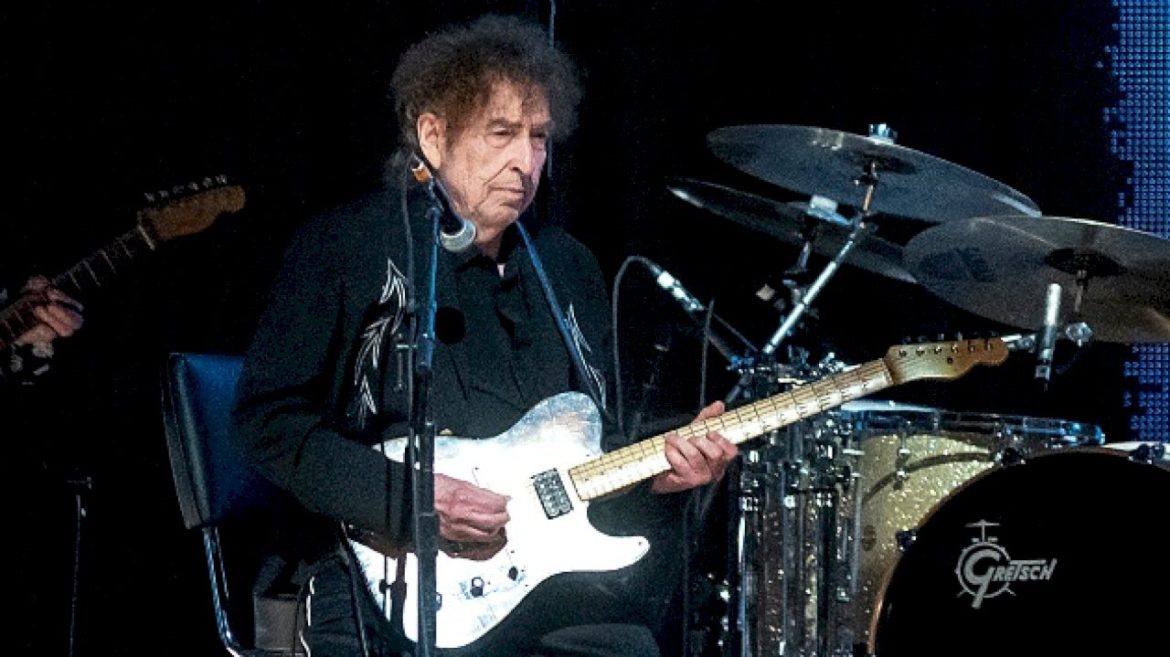 bob-dylan-adds-more-tour-dates-to-his-2026-tour