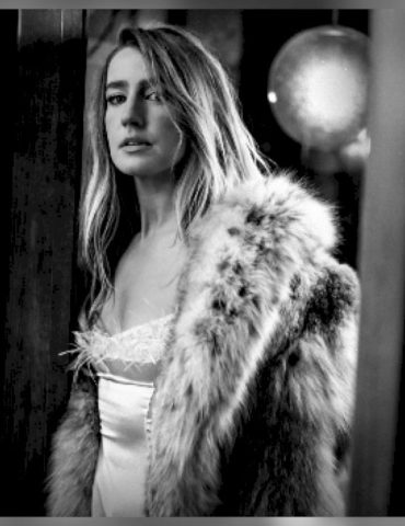 ingrid-andress-can-‘see-a-one-night-stand-coming’-in-‘taillights’