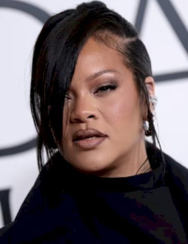 woman-accused-of-firing-shots-at-rihanna’s-home-pleads-not-guilty