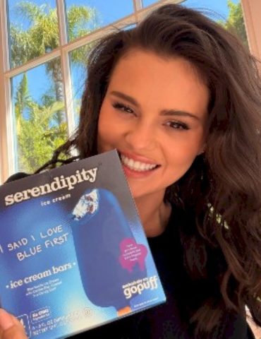 selena-gomez-launches-new-serendipity-ice-cream-bars-to-benefit-rare-impact-fund