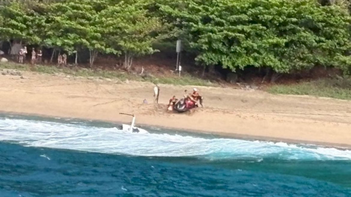 3-killed,-2-injured-in-hawaii-helicopter-tour-crash