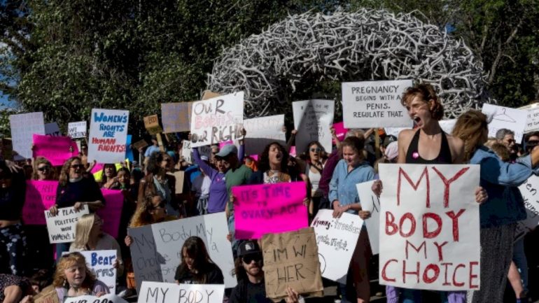 wyoming-abortion-bills,-including-‘heartbeat-ban,’-advancing-through-legislature