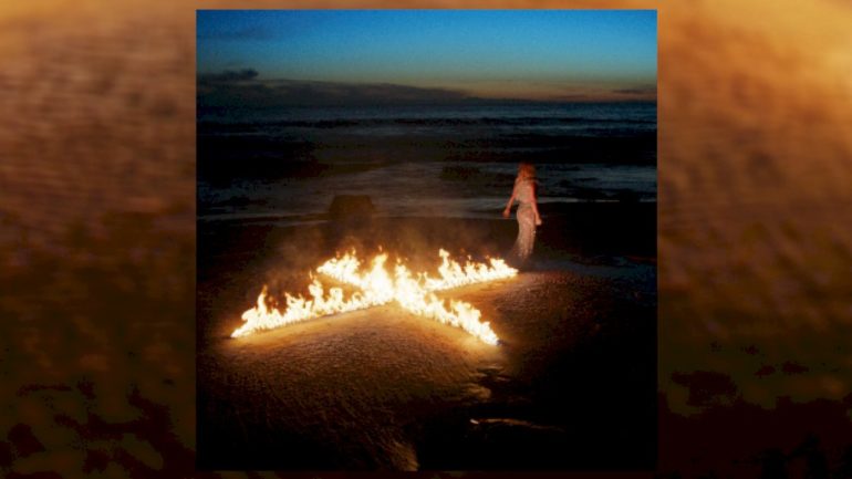 ashley-cooke-has-something-to-say-about-breakups-in-her-new-track,-‘xs’