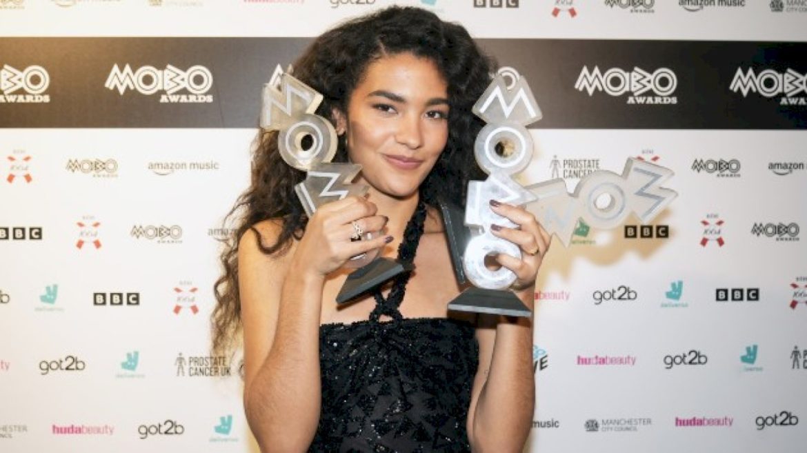olivia-dean-wins-big-at-uk’s-mobo-awards