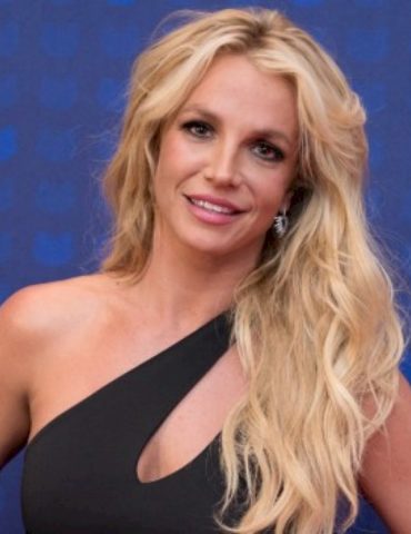 britney-spears-thanks-fans-for-support,-accuses-bodyguard-of-hacking-her-icloud