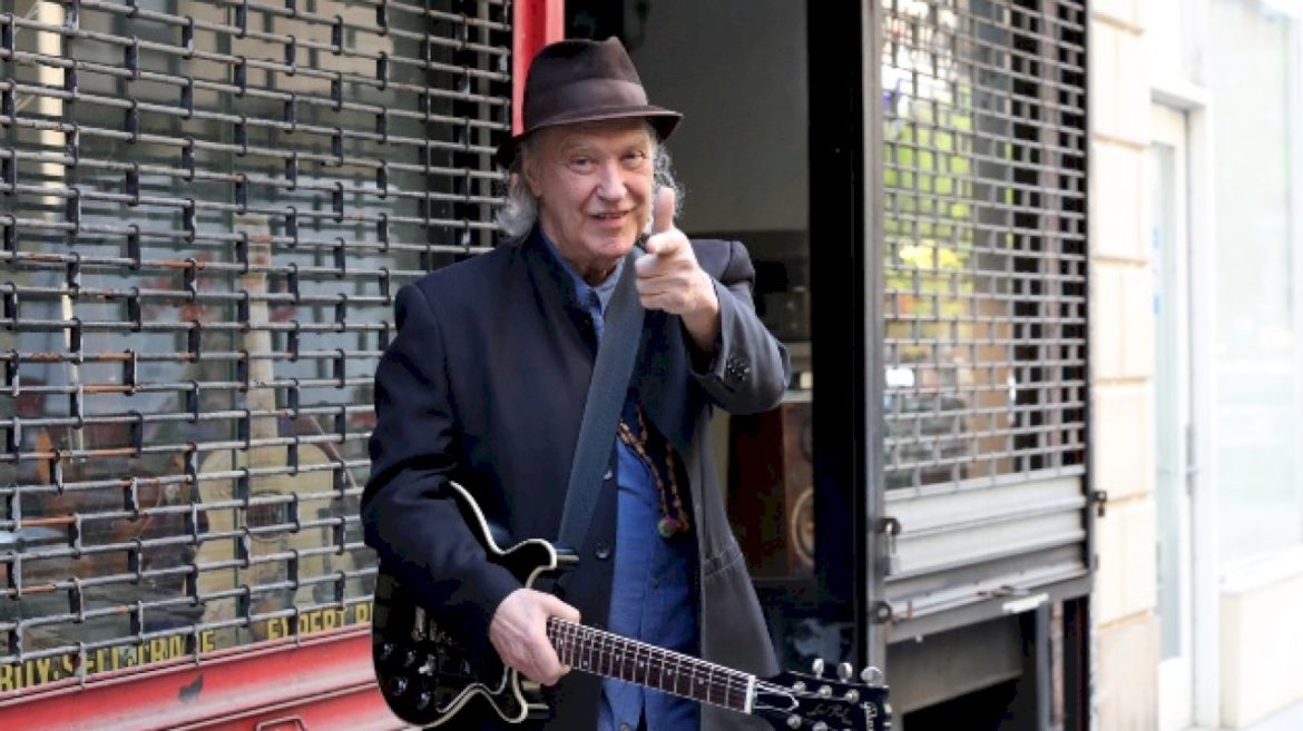 the-kinks’-dave-davies-reveals-first-reaction-to-moby’s-‘lola’-comments:-‘who-is-moby?’