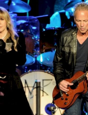 lindsey-buckingham-hints-at-possibly-working-with-stevie-nicks-again