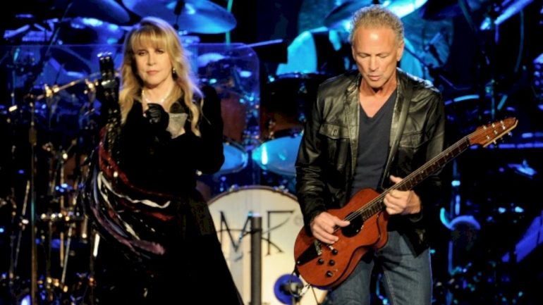 lindsey-buckingham-hints-at-possibly-working-with-stevie-nicks-again