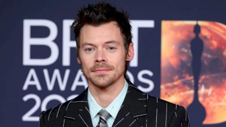 woman-credits-harry-styles-for-funding-therapy-sessions-for-complete-strangers