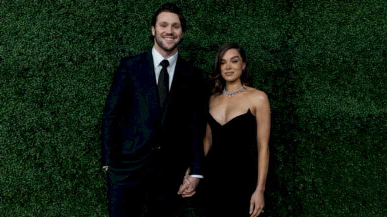 josh-allen,-hailee-steinfeld-announce-birth-of-first-child