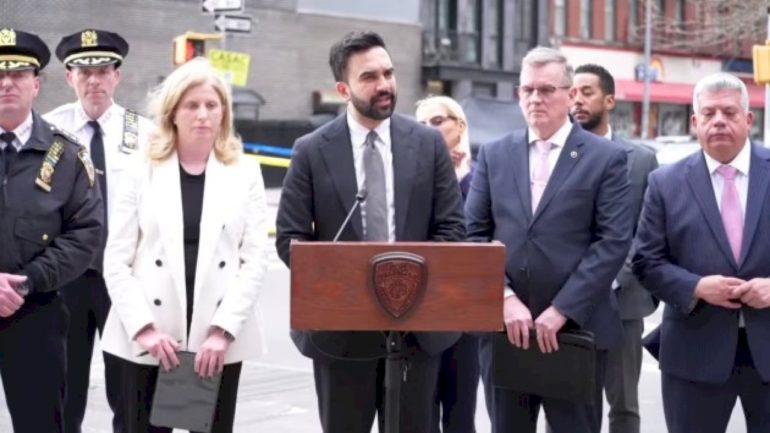 suspect-arrested-in-killing-of-7-month-old-baby-shot-in-stroller,-police-say