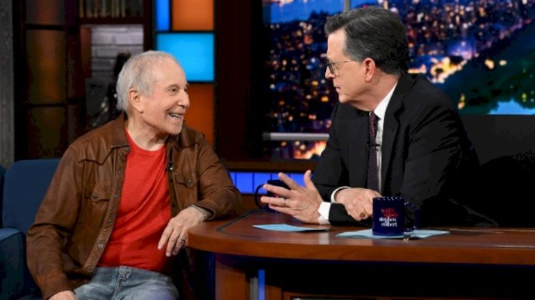 paul-simon-performs-‘something-so-right’-on-‘the-late-show’