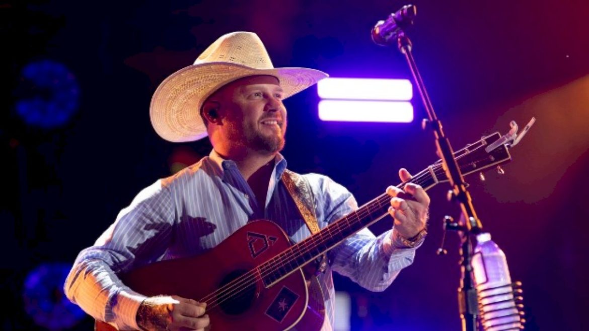 cody-johnson-hopes-‘the-fall’-will-find-you-when-you-need-it