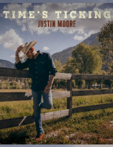 justin-moore-is-the-king-of-the-long-run-with-latest-#1