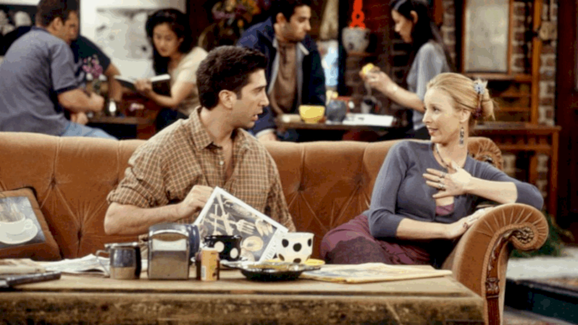 lisa-kudrow-talks-being-seen-as-‘sixth-friend’-on-‘friends’