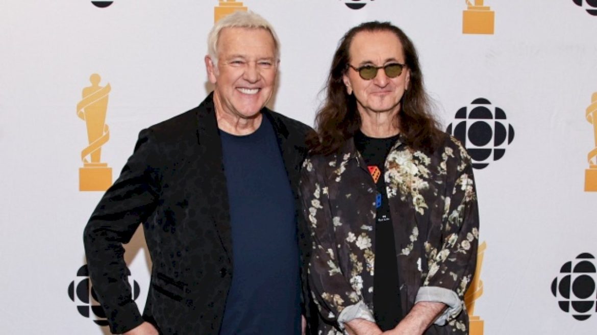 rush’s-geddy-lee-and-alex-lifeson-discuss-plans-to-pay-tribute-to-neil-peart-during-fifty-something-tour