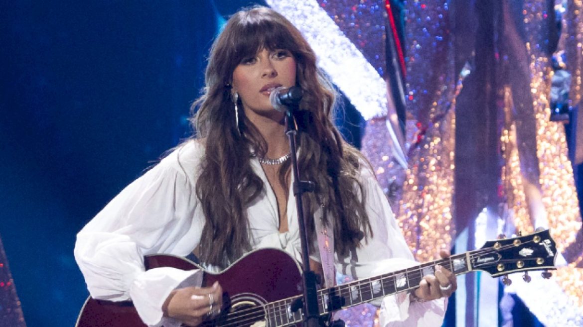 two-months-after-its-peak,-‘choosin’-texas’-is-back-for-fifth-week-at-#1