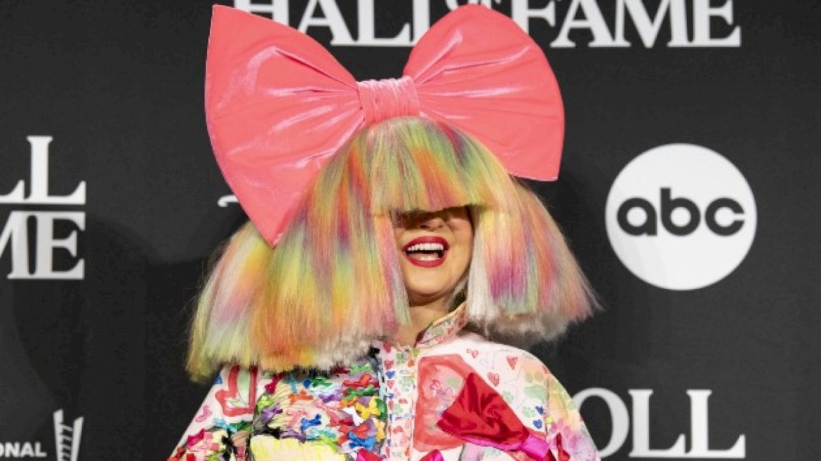 sia-agrees-to-pay-ex-husband-$42,500-per-month-in-child-support