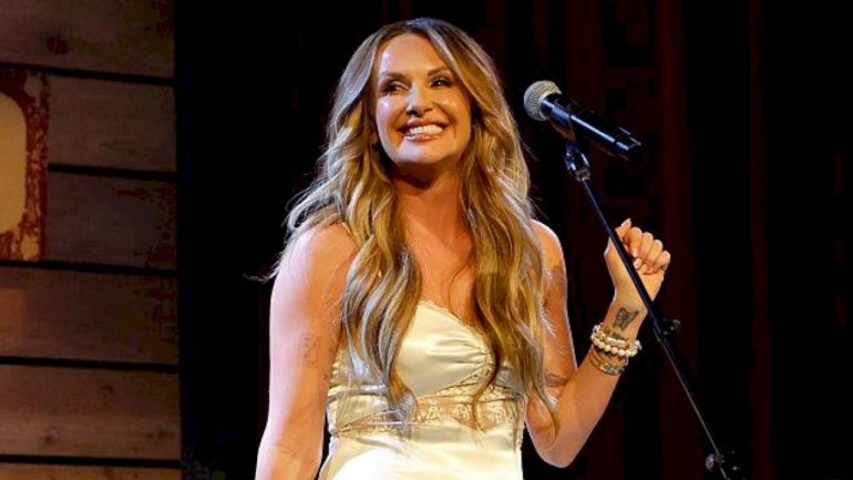 carly-pearce’s-puppy-love:-the-show-she-played-for-johnny-and-june