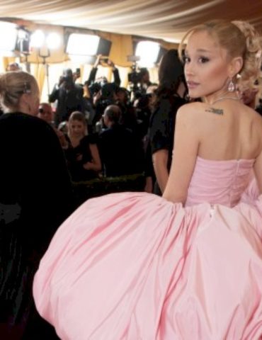 is-ariana-grande-teasing-a-new-album?