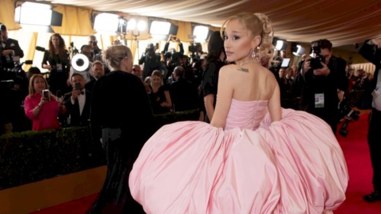 is-ariana-grande-teasing-a-new-album?