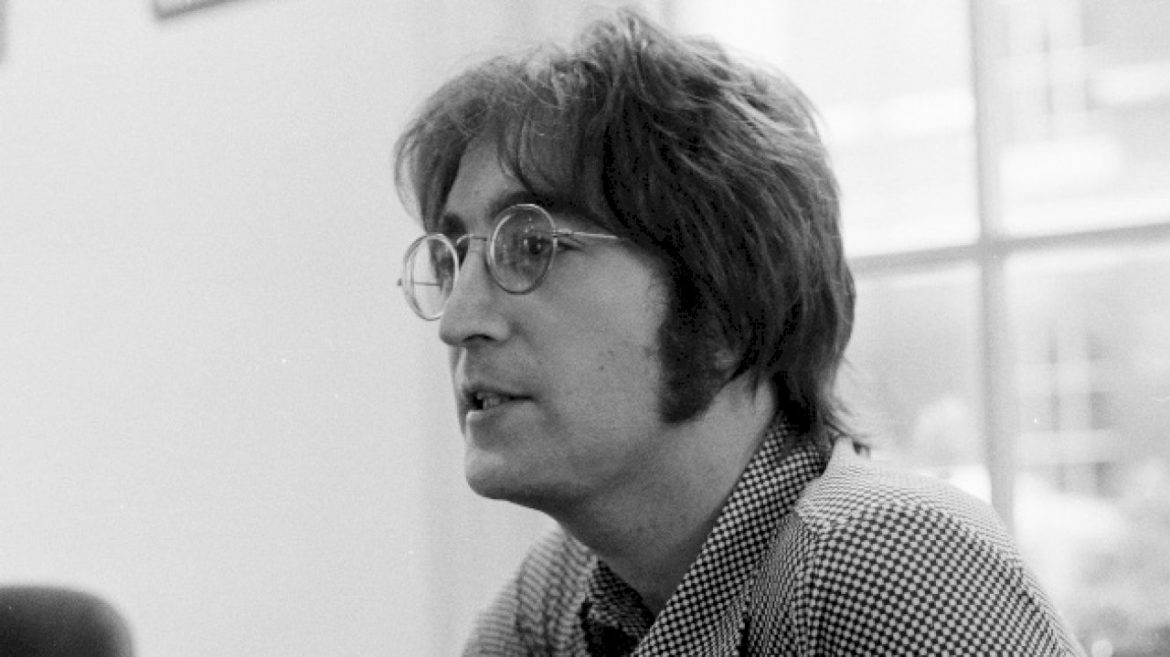 john-lennon’s-‘out-the-blue’-part-of-war-child’s-secret-7″-series