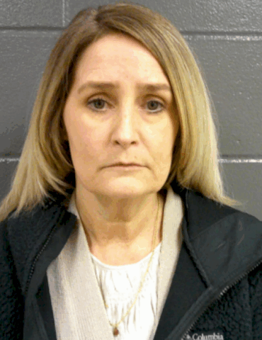 suspect-in-iowa-real-estate-agent’s-cold-case-murder-was-spotted-by-witness-at-the-scene:-court-docs