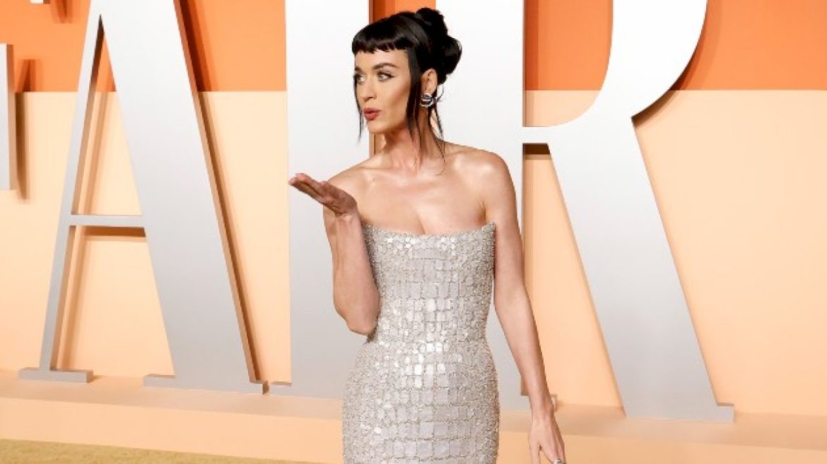 katy-perry,-mariah-carey,-selena-gomez-&-more-make-‘forbes’-list-of-the-greatest-living-self-made-americans