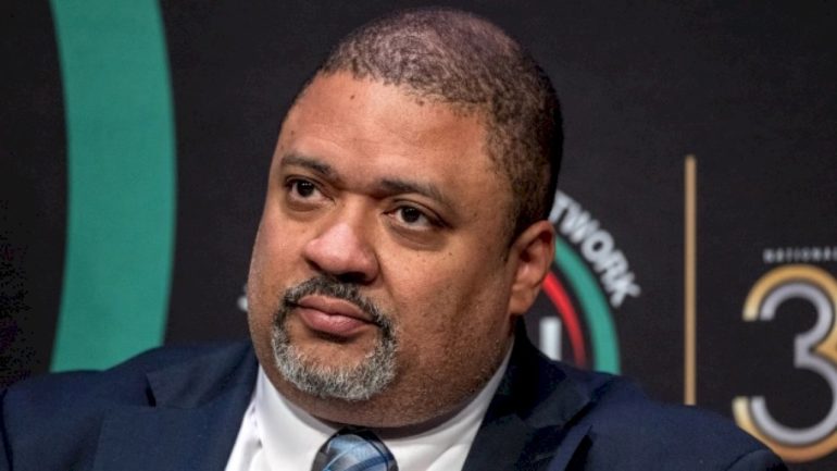 facebook,-whatsapp-should-remove-accounts-that-defraud-users,-manhattan-da-says