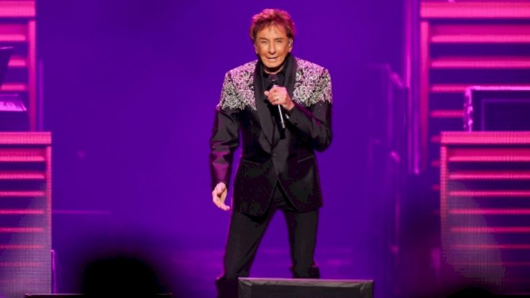 barry-manilow-postpones-more-shows-on-his-north-american-tour