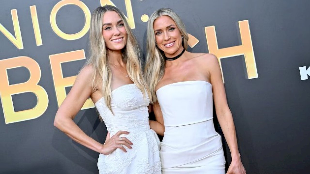 lauren-conrad,-kristin-cavallari-and-more-reunite-for-‘the-reunion:-laguna-beach’