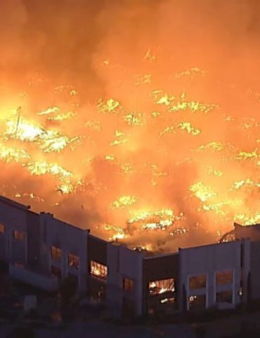 man-facing-federal-charges-for-allegedly-setting-massive-fire-that-destroyed-warehouse:-doj