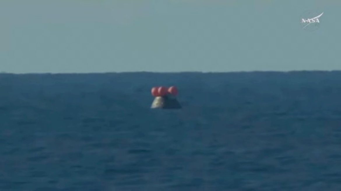 artemis-ii:-crew-splashes-down-in-pacific-ocean-after-historic-mission