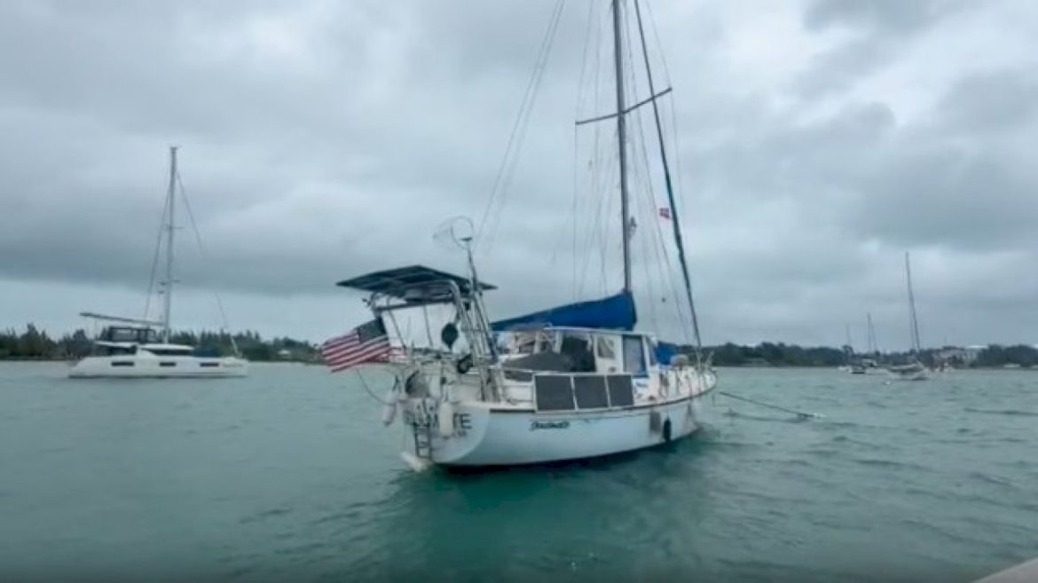 cadaver-dogs-helping-with-search-for-american-woman-missing-in-bahamas,-police-say