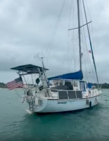 cadaver-dogs-helping-with-search-for-american-woman-missing-in-bahamas,-police-say