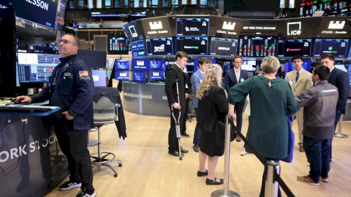 s&p-500-hits-record-high-as-us-iran-ceasefire-enters-second-week