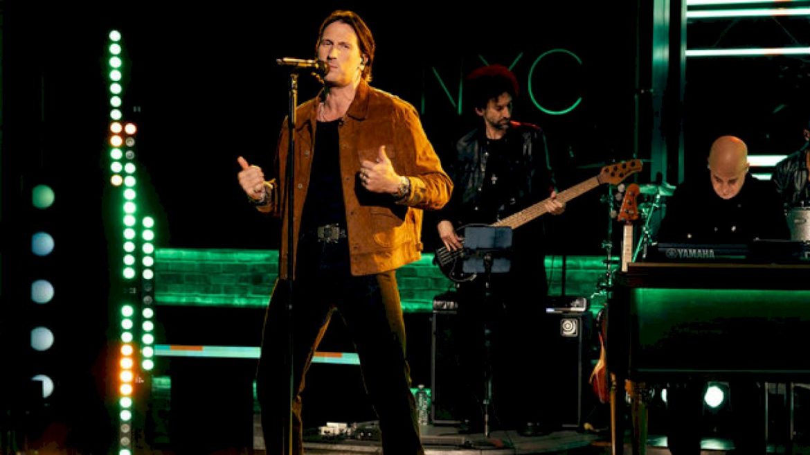 when-acm-noms-didn’t-‘happen’-for-russell-dickerson,-this-made-him-feel-better