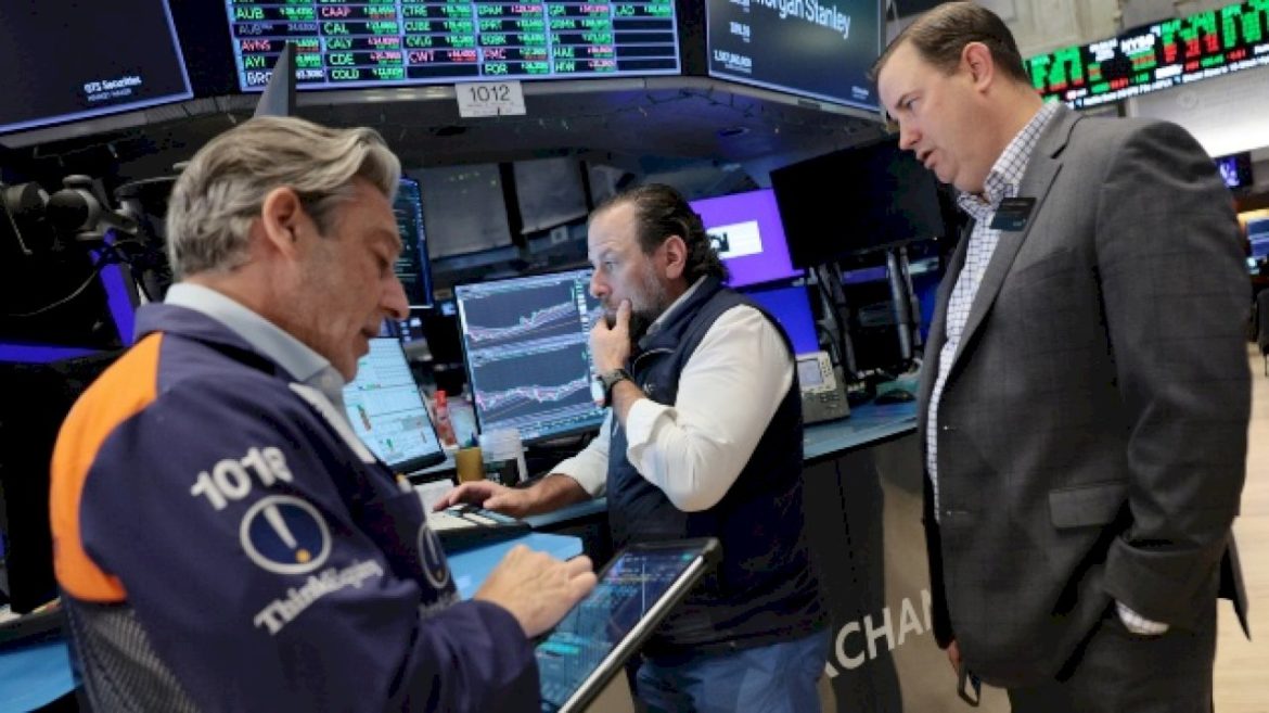 stocks-surge-and-oil-prices-plunge-after-iran-says-strait-of-hormuz-‘completely-open’-during-israel-lebanon-ceasefire