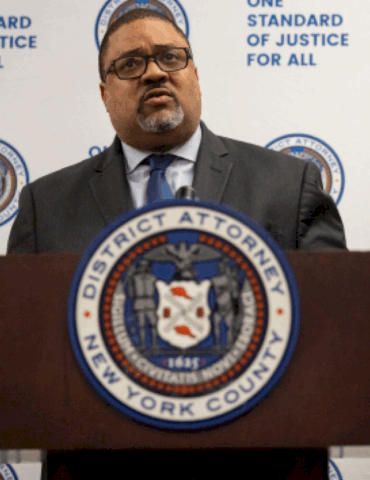 facebook-to-remove-imposter-accounts-tied-to-immigration-scams,-da’s-office-says