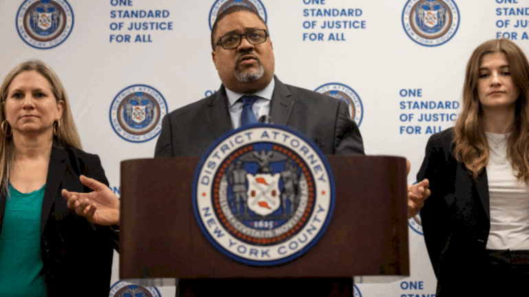 facebook-to-remove-imposter-accounts-tied-to-immigration-scams,-da’s-office-says