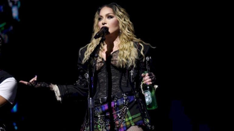 madonna’s-manager-isn’t-sure-she’ll-tour-behind-‘confessions-ii’